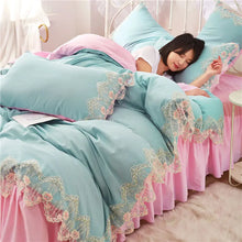 Load image into Gallery viewer, 4PCS Princess Couture Plush Cotton Candy Floral Duvet Cover Bed Set Decordovia
