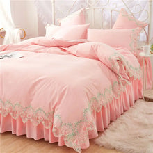 Load image into Gallery viewer, 4PCS Princess Couture Plush Cotton Candy Floral Duvet Cover Bed Set Decordovia
