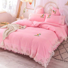 Load image into Gallery viewer, 4PCS Princess Couture Plush Cotton Candy Floral Duvet Cover Bed Set Decordovia
